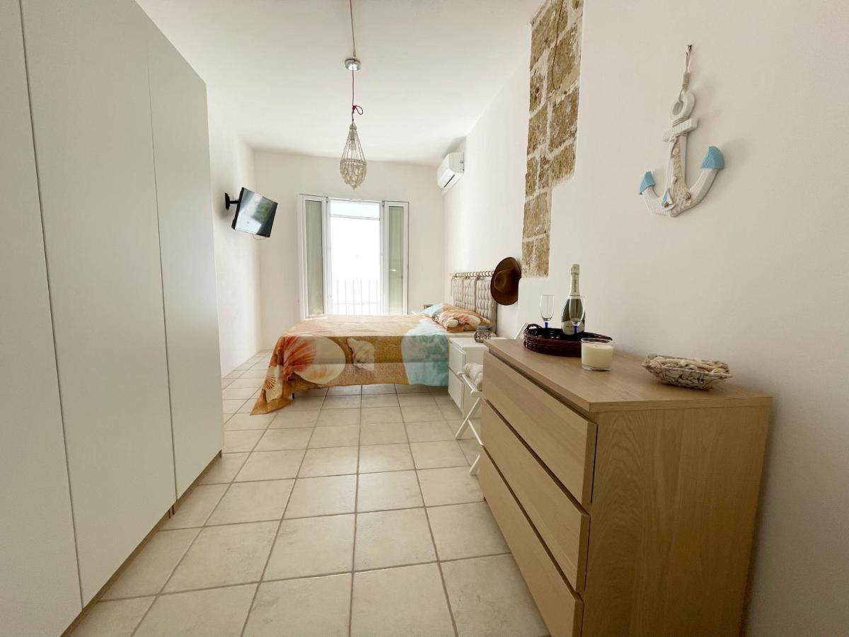 Mediterraneo House- Casa Nel Centro Storico Матіно Екстер'єр фото