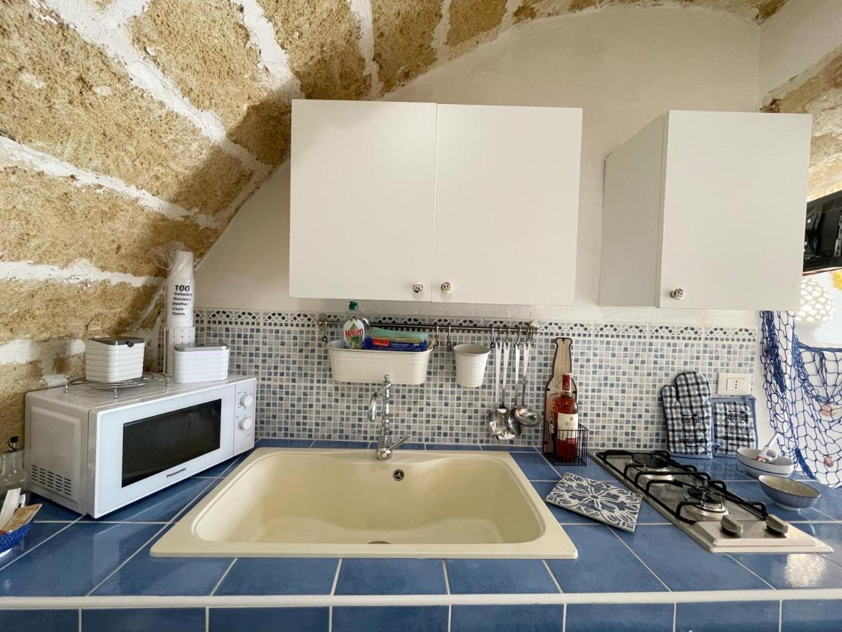 Mediterraneo House- Casa Nel Centro Storico Матіно Екстер'єр фото
