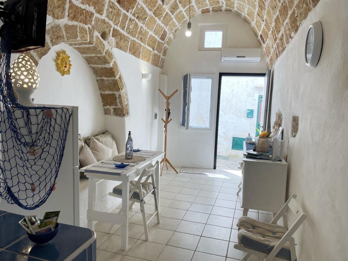 Mediterraneo House- Casa Nel Centro Storico Матіно Екстер'єр фото